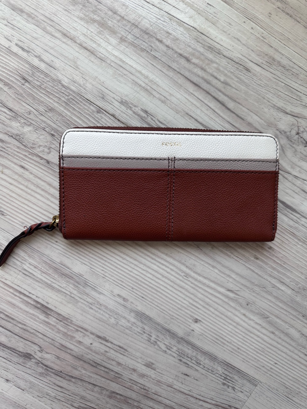 Fossil Two-Tone White and Brown Zip Wallet